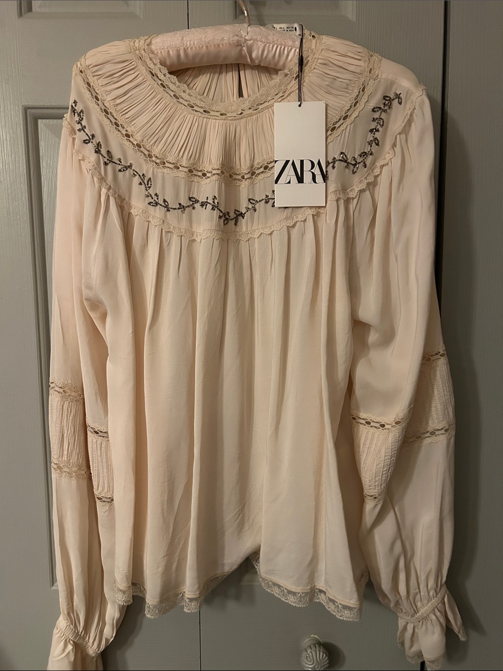 ZARA Cream Pintuck Peasant Blouse with Embroidered Yoke, sz L
